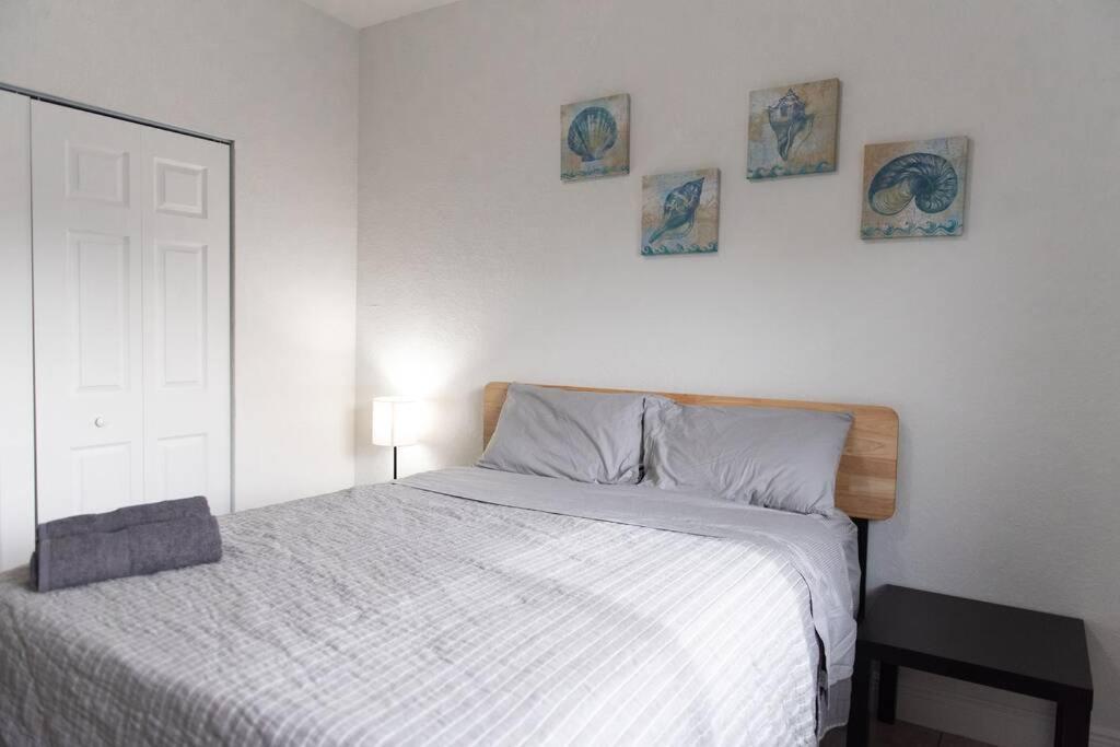 Вилла New House On The Block Near Miami Airport. Экстерьер фото