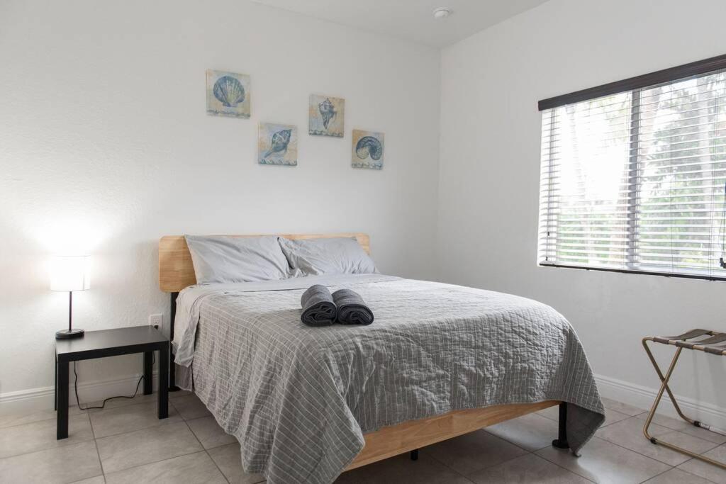 Вилла New House On The Block Near Miami Airport. Экстерьер фото